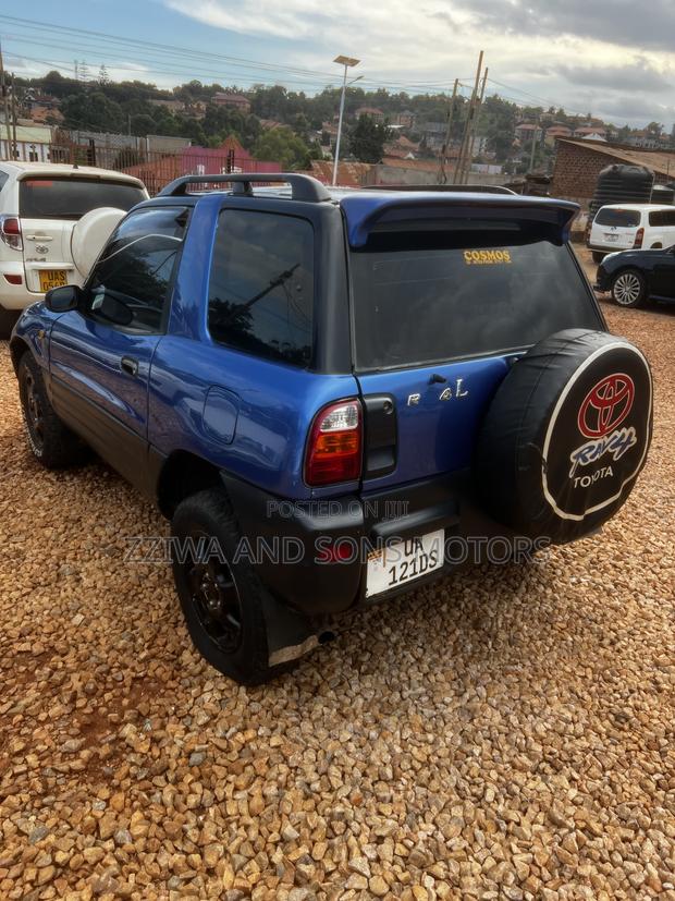 Toyota RAV4 1.8 2007 Blue