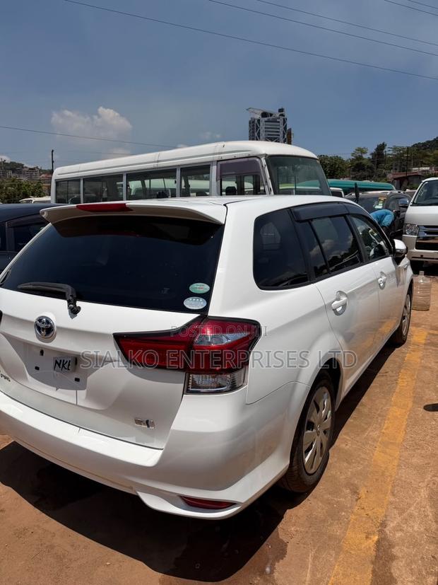 Toyota Corolla Fielder 2017 White