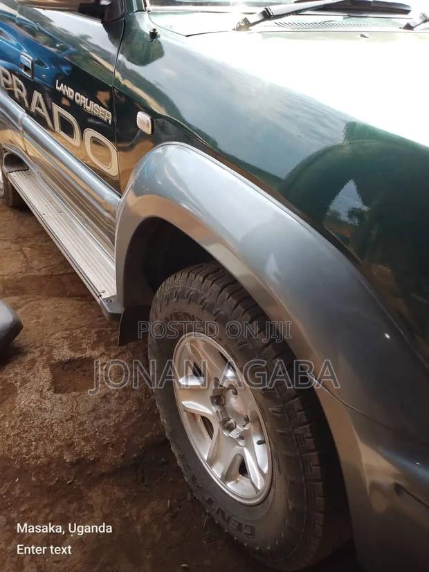 Toyota Land Cruiser Prado 2002 Green