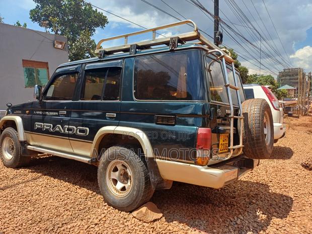 Toyota Land Cruiser 1998 Green