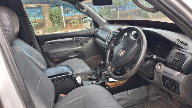 Toyota Land Cruiser Prado 2005 Silver