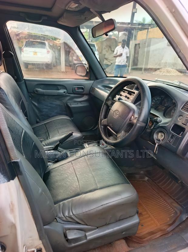 Toyota RAV4 1999 White