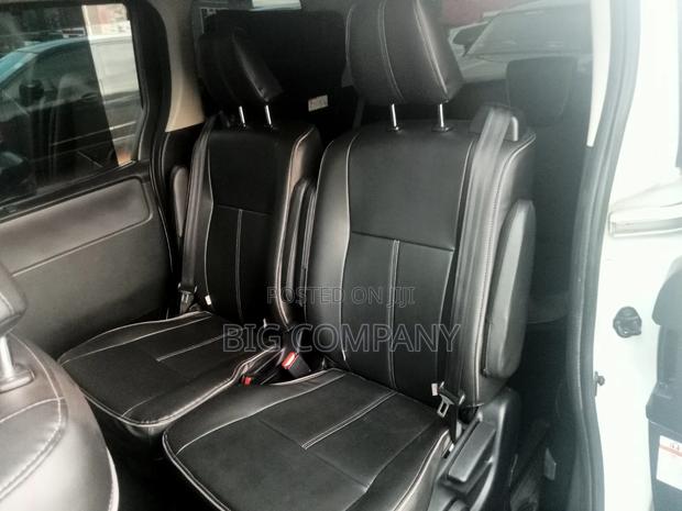 Toyota Noah 2.0 AWD (6 Seater) 2014 White
