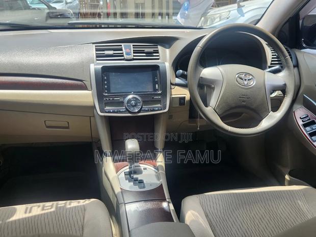 Toyota Premio 2010 Silver