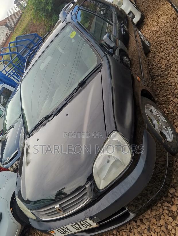 Toyota Raum 2000 Black