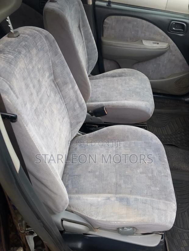 Toyota Raum 2000 Black
