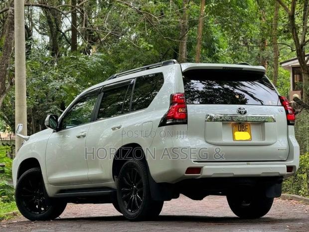 Toyota Land Cruiser Prado 3.0 D-4D (172 Hp) 2015 Off white