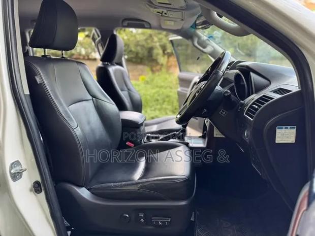 Toyota Land Cruiser Prado 3.0 D-4D (172 Hp) 2015 Off white