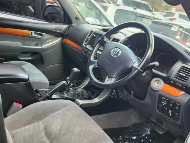 Toyota Land Cruiser Prado 2009 Black