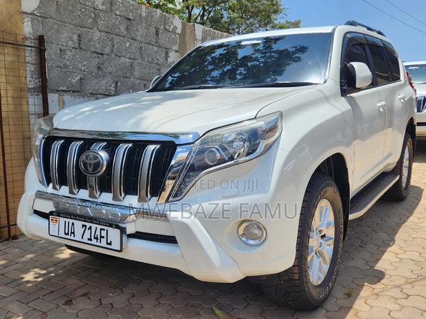 Toyota Land Cruiser Prado 2017 White