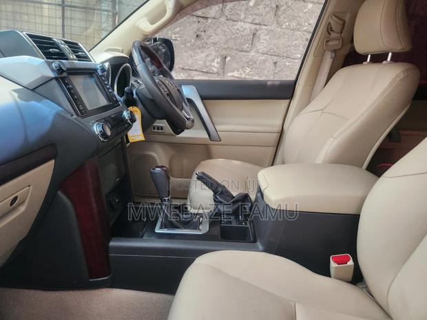 Toyota Land Cruiser Prado 2017 White