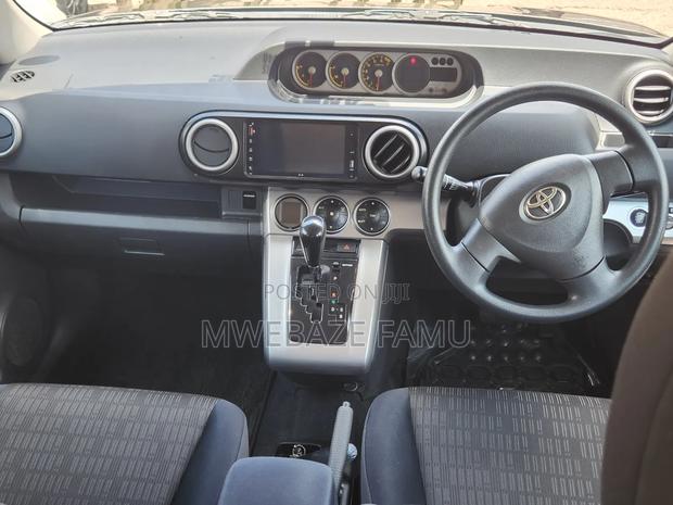 Toyota Corolla Rumion 2011 Gray