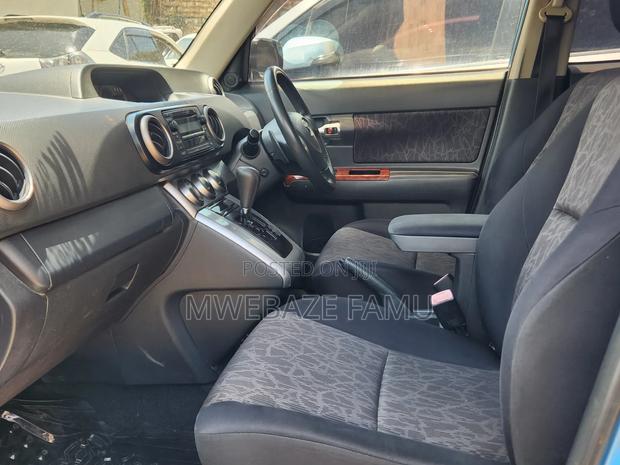 Toyota Corolla Rumion 2010 Blue