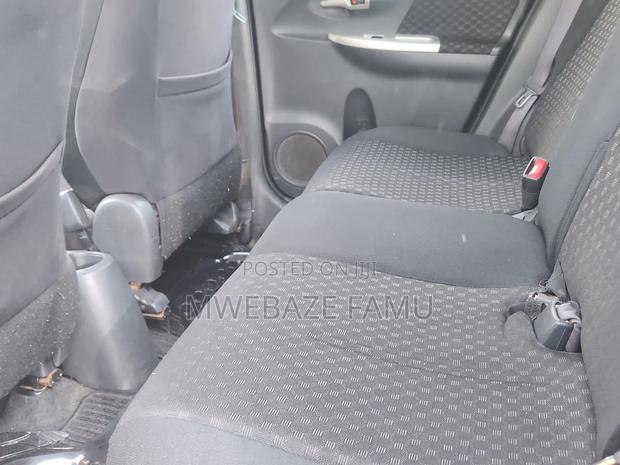 Toyota IST 2010 Silver