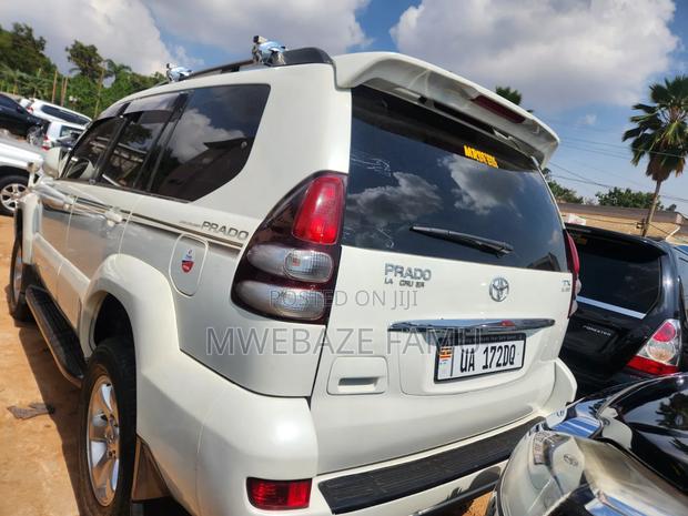 Toyota Land Cruiser Prado 2009 White