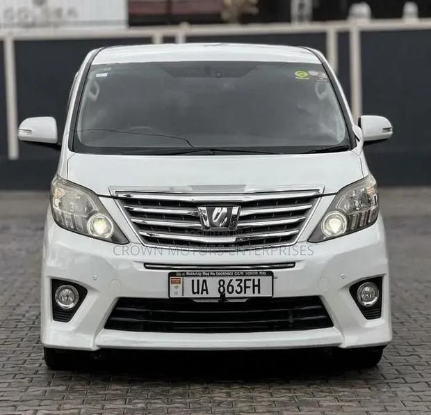Toyota Alphard 2.4 Petrol AWD 2013 White