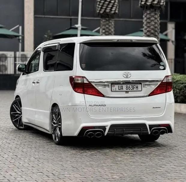 Toyota Alphard 2.4 Petrol AWD 2013 White