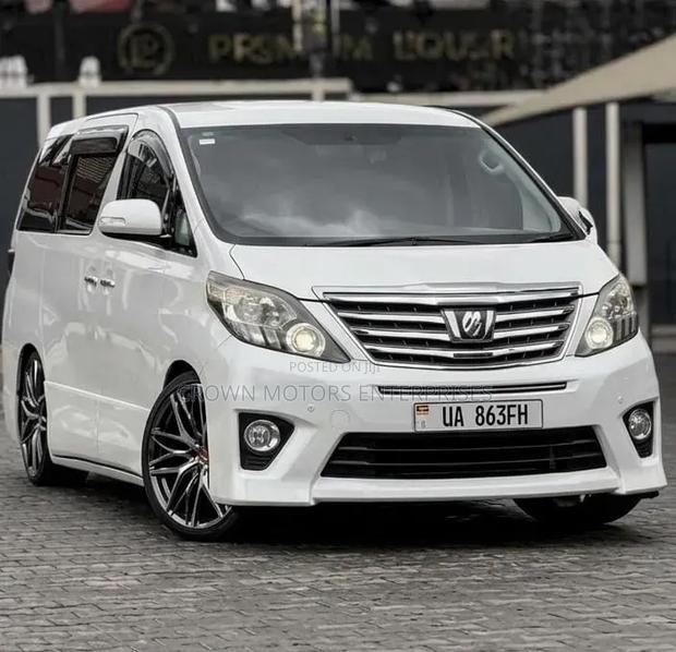 Toyota Alphard 2.4 Petrol AWD 2013 White