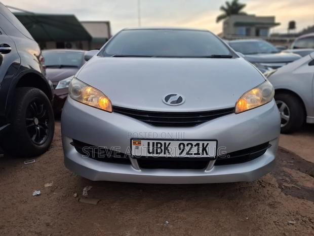 Toyota Wish 2010 Silver