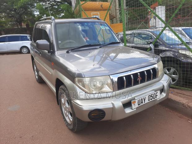 Mitsubishi Pajero IO 2000 Silver