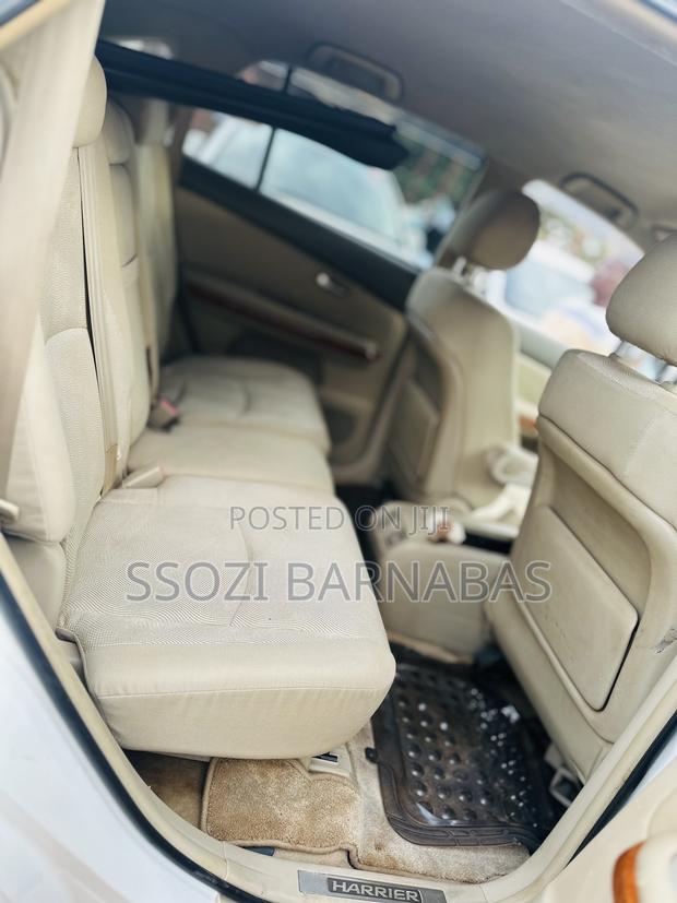 Toyota Raum 2003