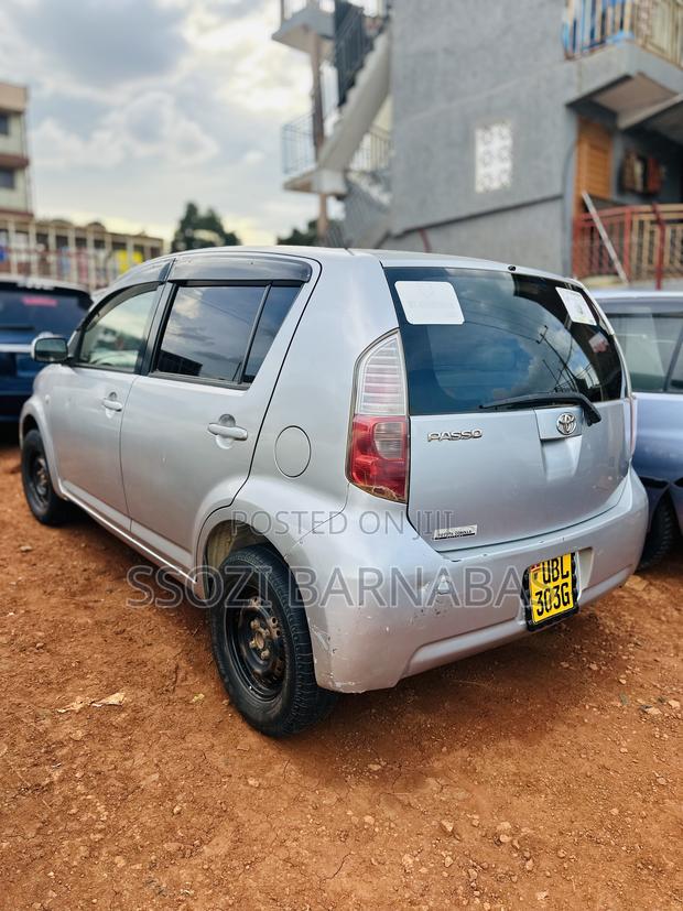 Toyota Passo 2006