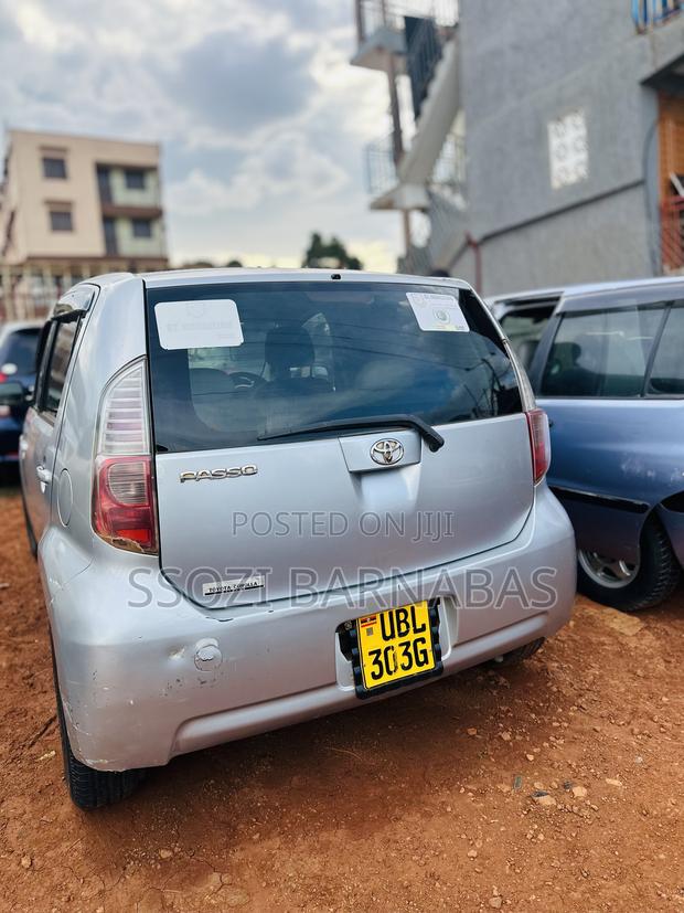 Toyota Passo 2006