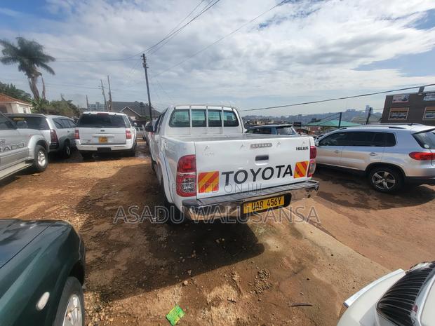 Toyota Hilux 2008 White