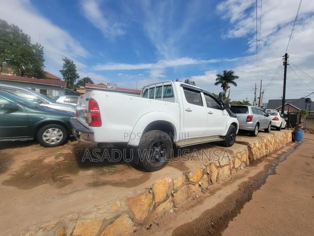 Toyota Hilux 2008 White