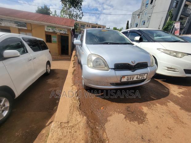 Toyota Vitz 1999 Silver
