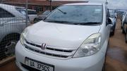 Toyota ISIS 2011 White for sale