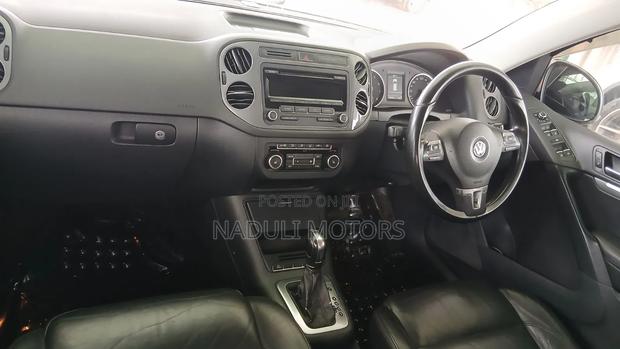 Volkswagen Tiguan 2010 Black