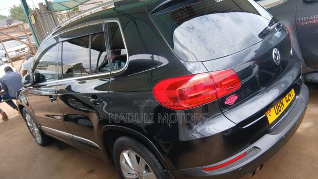 Volkswagen Tiguan 2010 Black