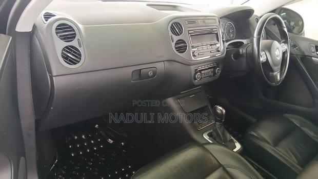 Volkswagen Tiguan 2010 Black