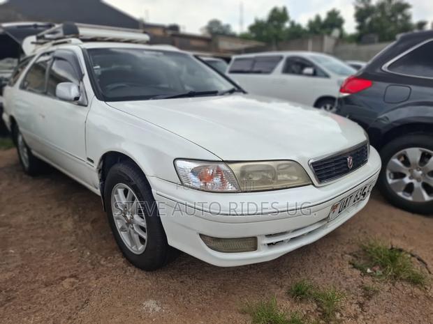 Toyota Mark II 2.0 RWD 2002 White
