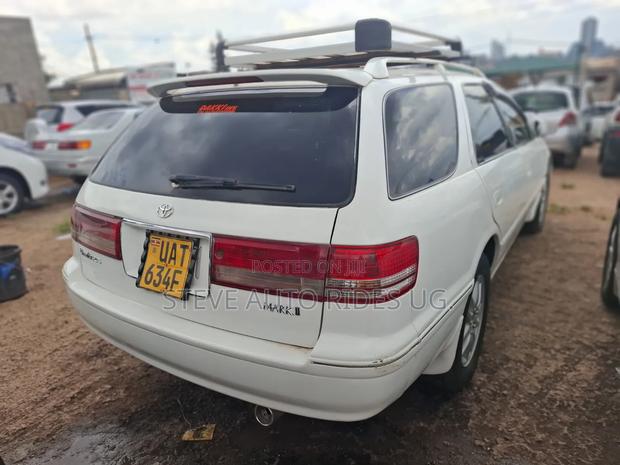 Toyota Mark II 2.0 RWD 2002 White