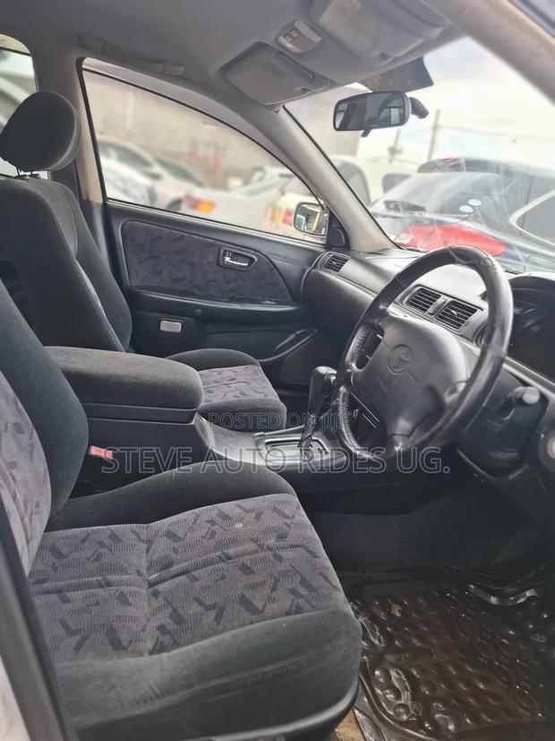 Toyota Mark II 2.0 RWD 2002 White