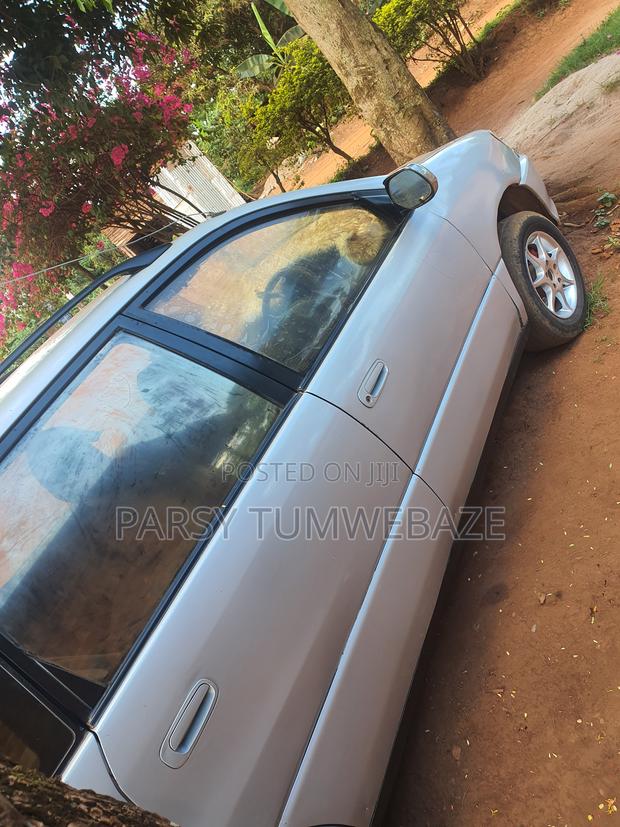 Toyota Ipsum 2000 Silver