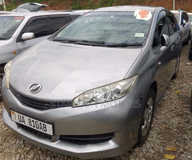 Toyota Wish 2011 Silver