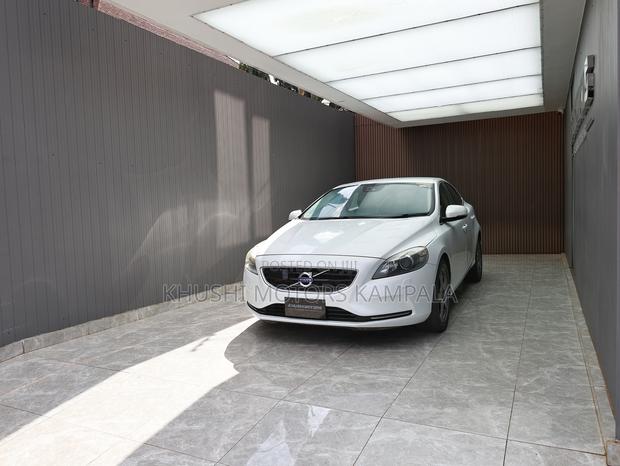 Volvo V40 2013 White