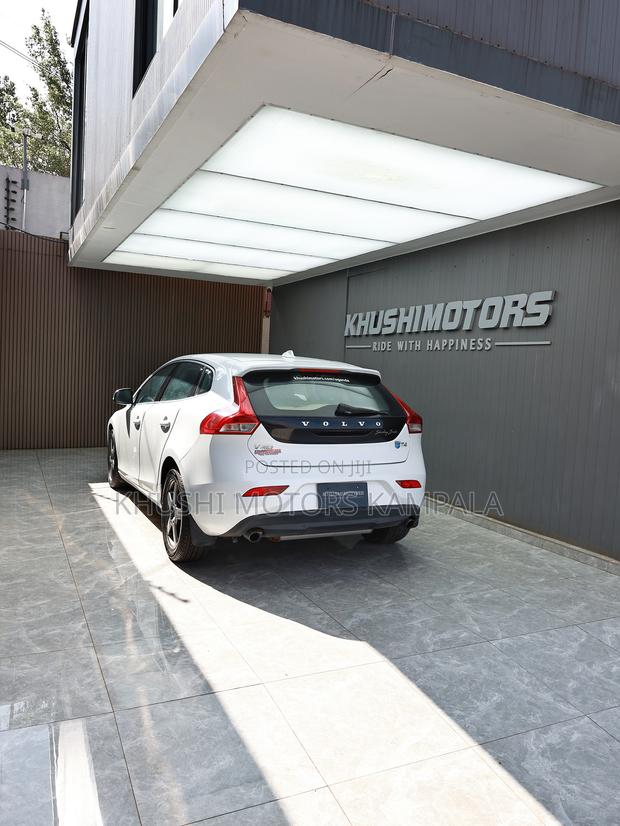 Volvo V40 2013 White