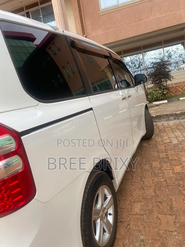 Toyota Noah 2012 White