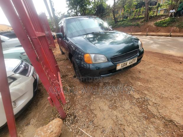 Toyota Starlet 2000 Green