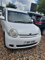Toyota Sienta 2008 Off white for sale