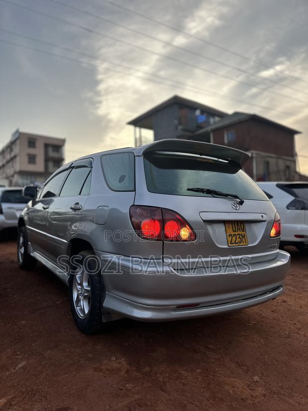 Toyota Harrier 1998 Silver