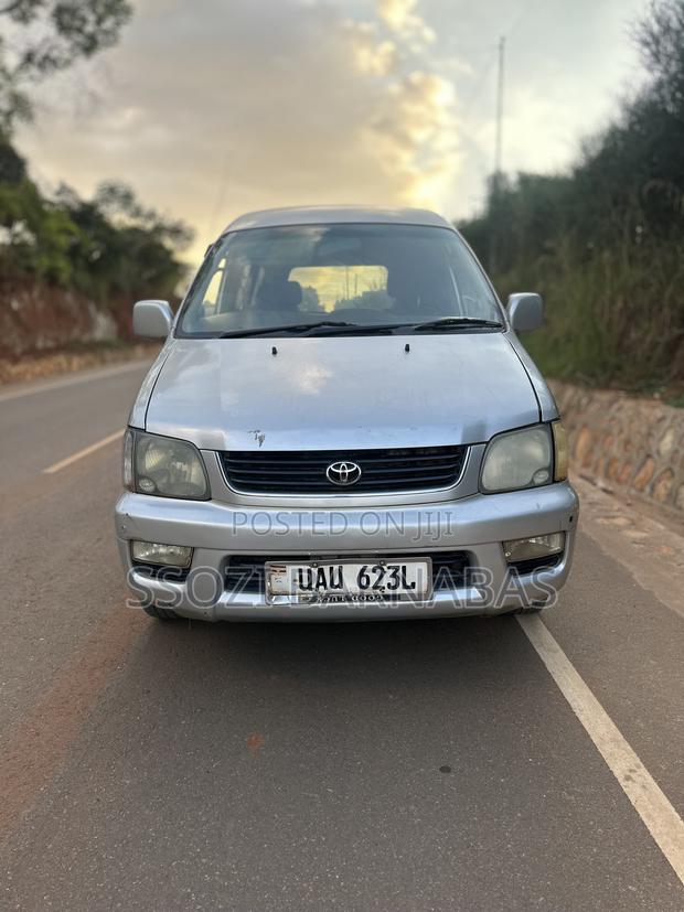 Toyota LiteAce Noah 1997 Silver
