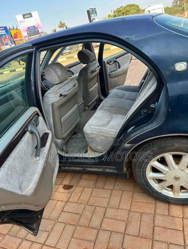 Toyota Crown Majesta 2003 Blue