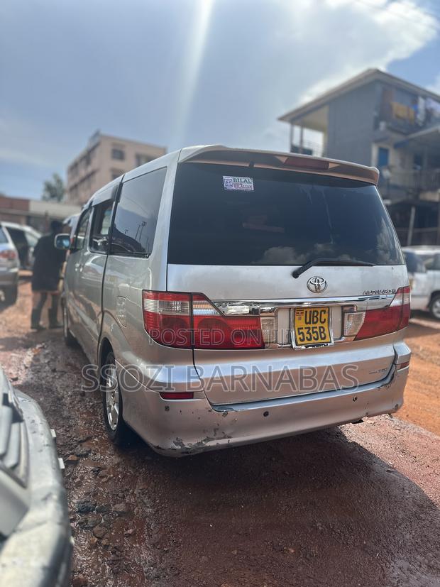 Toyota Alphard 2005 Silver