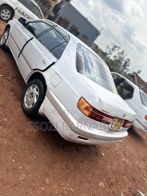 Toyota Premio 2001 White