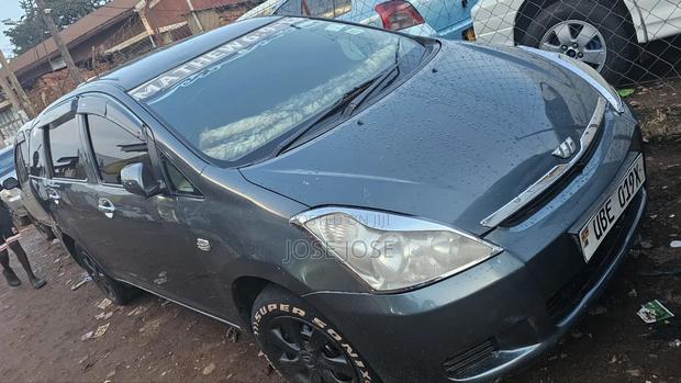 Toyota Wish 2006